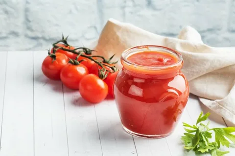 تصویر 4 از رب گوجه شیشه‌ ای تولید روز با کیفیت تضمین شده